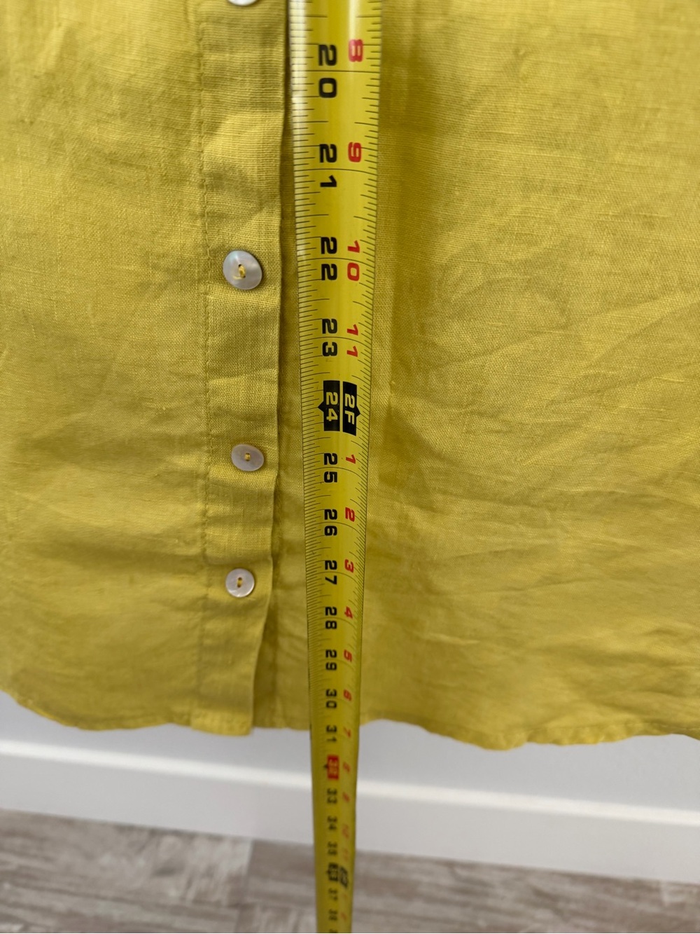 Women's Yellow Button-Back Short Sleeve Linen Top - Picture 5 of 9